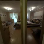 Apartment Rozsa 2 *