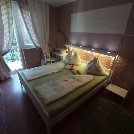 Rozsa 2 Apartment