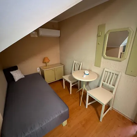 Rozsa 2 Apartment *