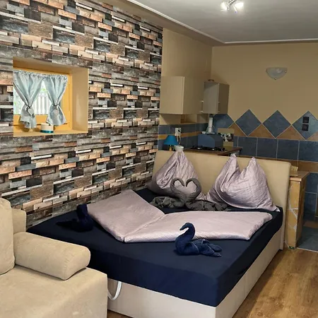 Rozsa 2 Apartment Alsoors
