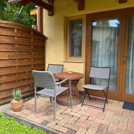 Rozsa 2 Apartment *